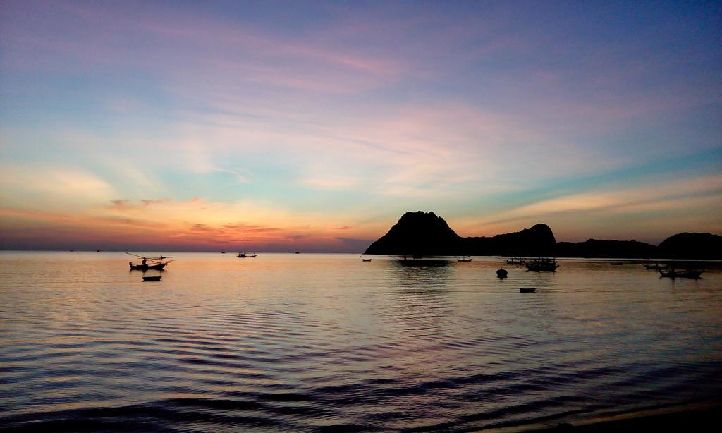 Seesea Thai Wooden House On Beachfront Prachuap Khiri Khan Eksteriør bilde
